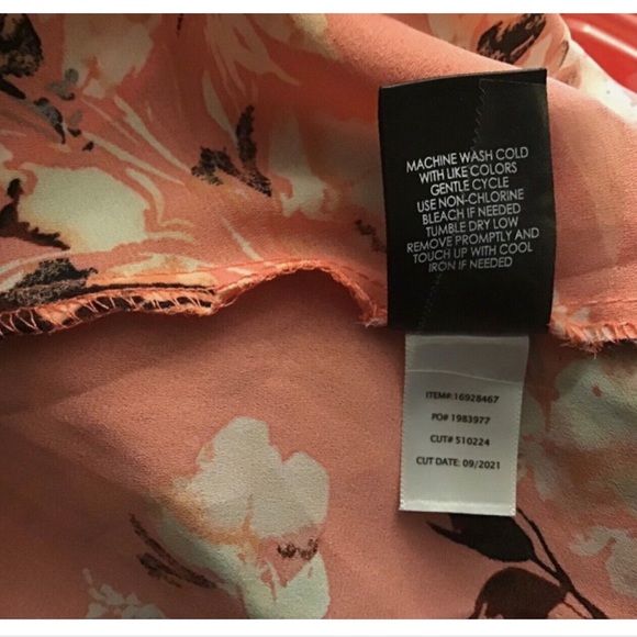 🆕👚AUCTION PRICE Georgette Ruffle Camisole Floral and Leopard Top👩🏻‍⚖️ - Picture 7 of 11